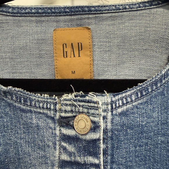 Gap Cropped Puff Sleeve Raw Hem Denim Jacket - Picture 4 of 6